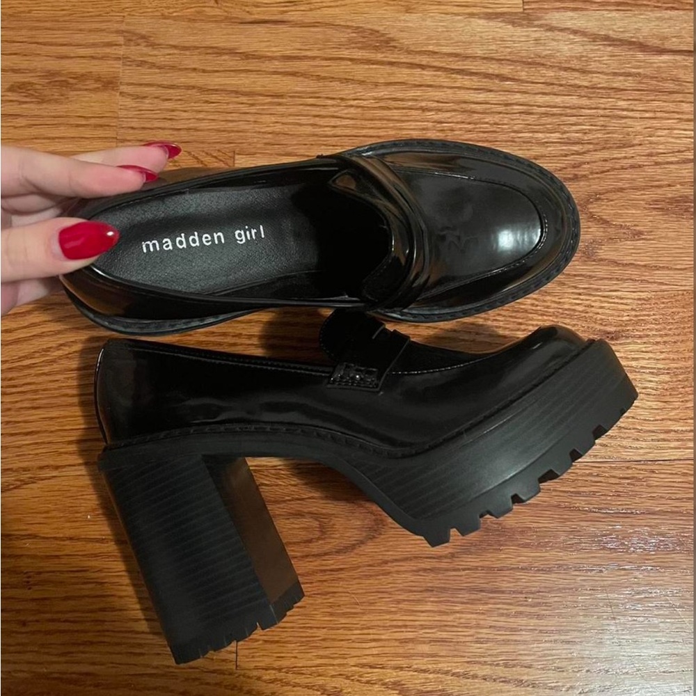 Steve Madden black platforms